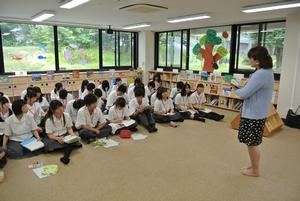 H28 6 16 教育コース２年 教育体験 絵本の読み聞かせ演習 奈良教育大学 奈良県立平城高等学校