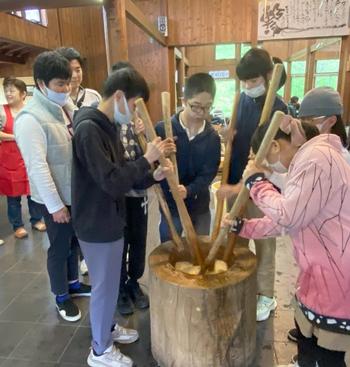 餅つきの様子１